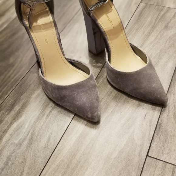 SILVER Velvet Heels (Size 7) - Picture 3 of 3